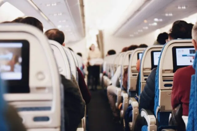Photo airline baggage rules guide